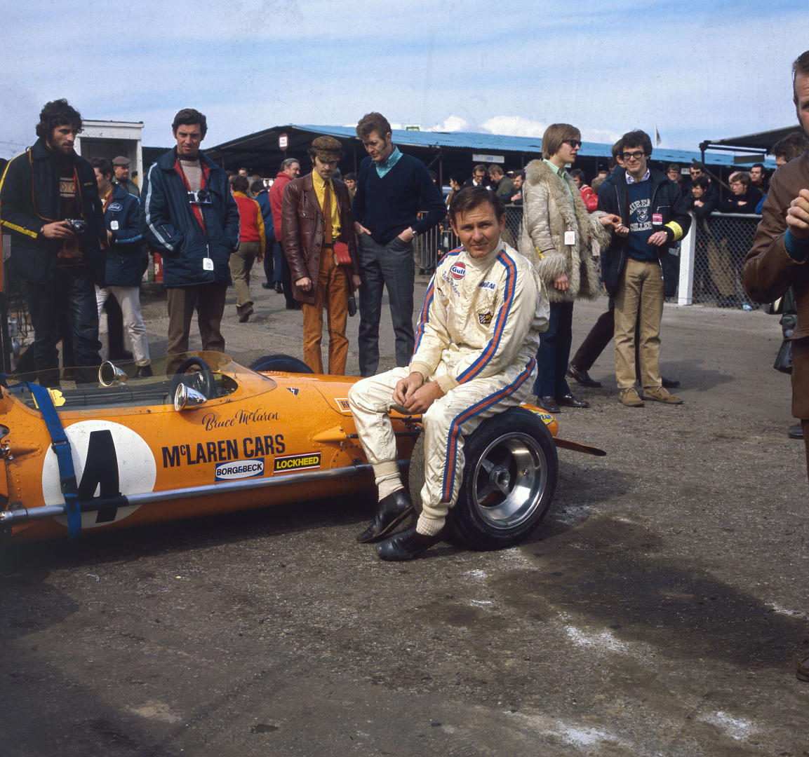 SMALL_CREDIT GETTY Bruce McLaren_March 1970_McLaren Ford M14A before the start of the Race of Champions at Brands Hatch in Kent